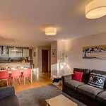 Biolay 2 - Alpes Travel - Central Chamonix - Sleeps 4-6